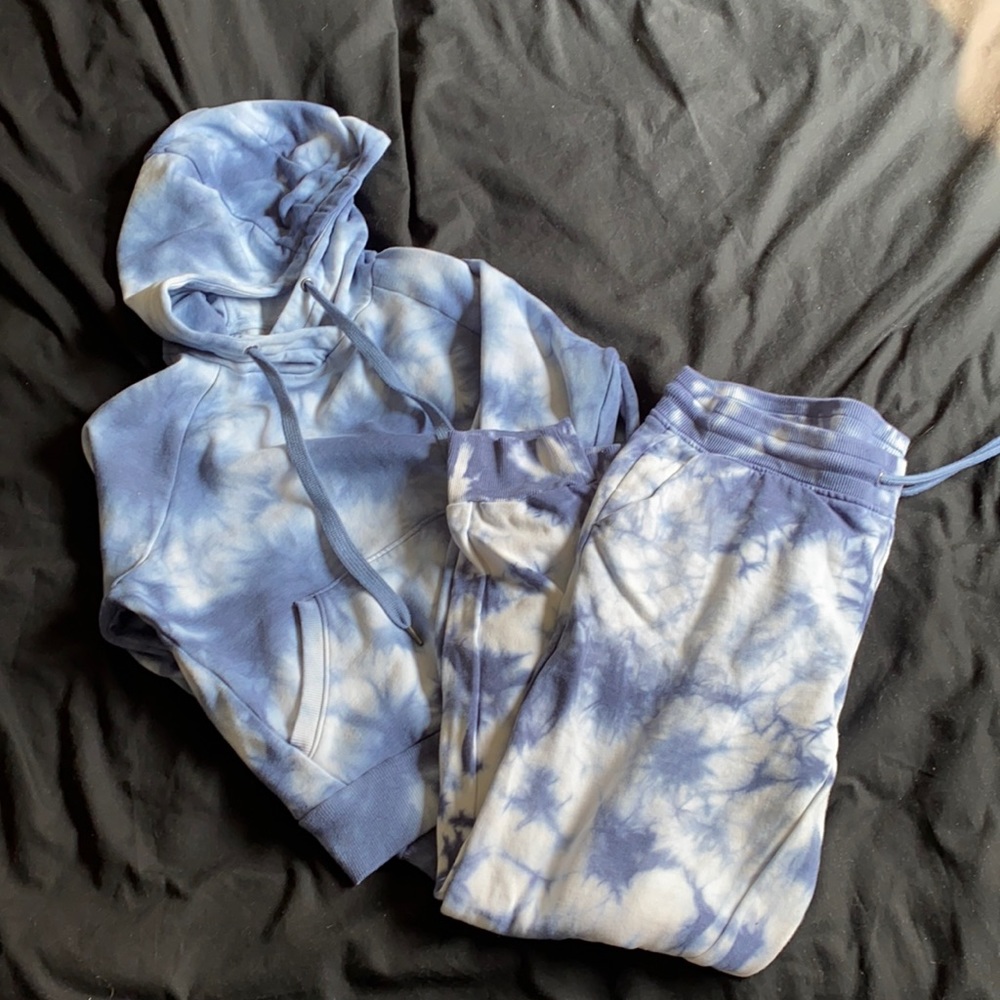 Blue TieDye Matching Sweatshirt and Sweatpants